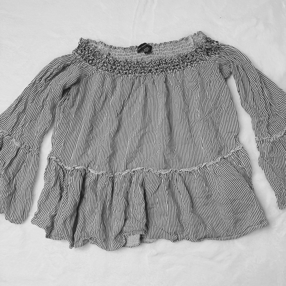 American eagle off the shoulder flare sleeve top